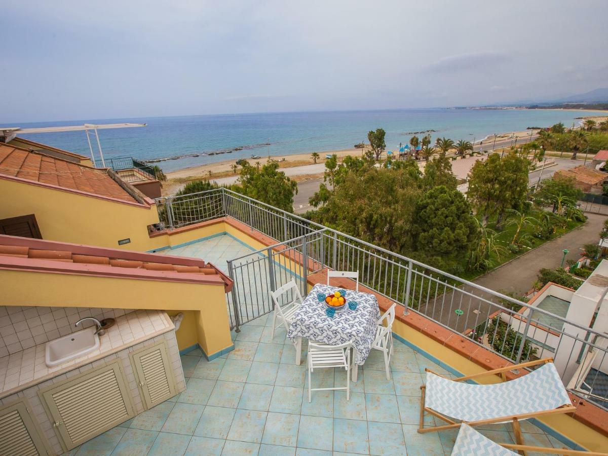 Golfo di Tindari Apartments Falcone Bagian luar foto